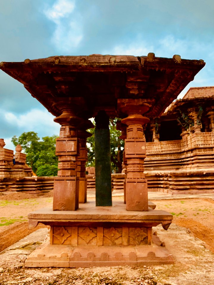 13th_century_Sasana_mandapika_Sanskrit_inscription_pillar,_Ramappa_temples_complex,_Palampet_Telangana_-_1