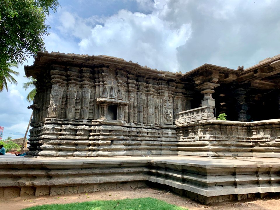 12th_century_Thousand_Pillar_temple,_Hanumkonda,_Telangana,_India_-_03