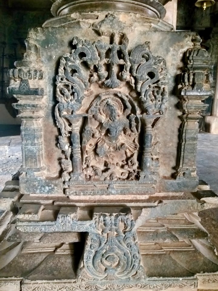 12th_century_Mahadeva_temple,_Itagi,_Karnataka_India_-_27