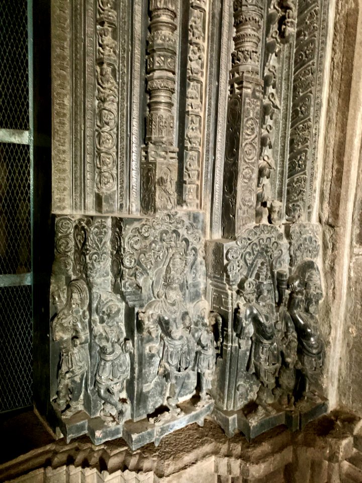 12th_century_Thousand_Pillar_temple,_Hanumkonda,_Telangana,_India_-_27