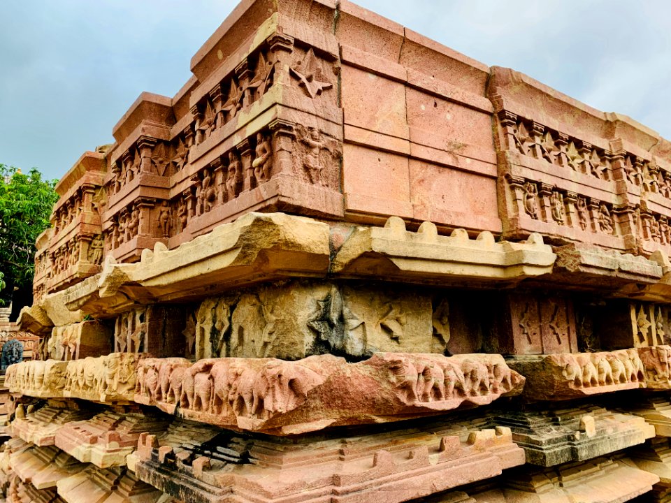 13th_century_Nandi_mandapa,_Ramappa_temples_complex,_Palampet_Telangana_India_-_10