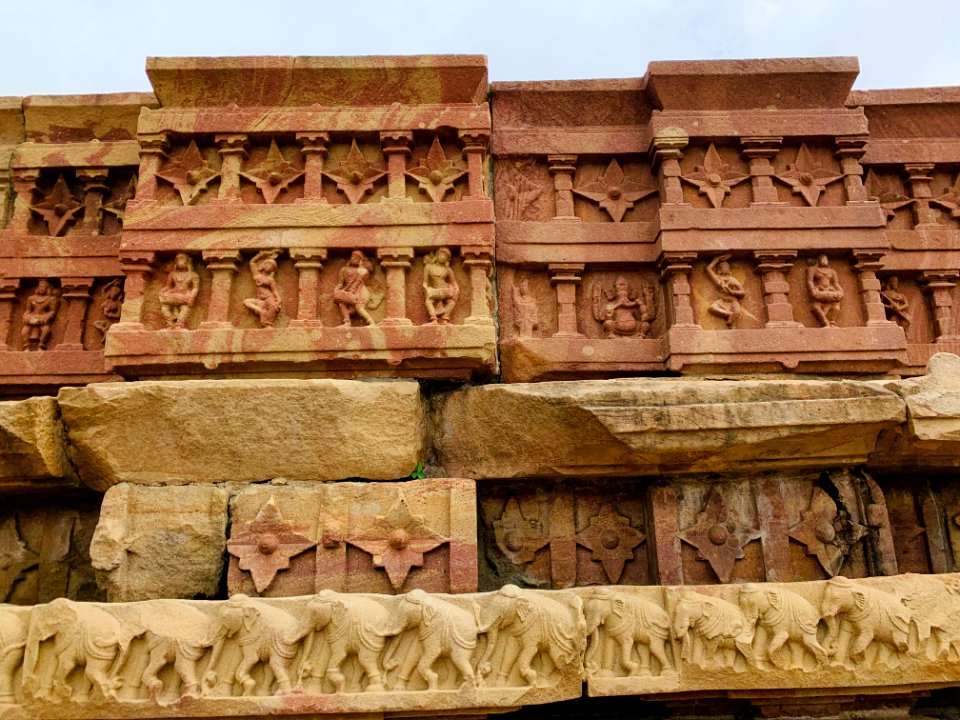 13th_century_Nandi_mandapa,_Ramappa_temples_complex,_Palampet_Telangana_India_-_03