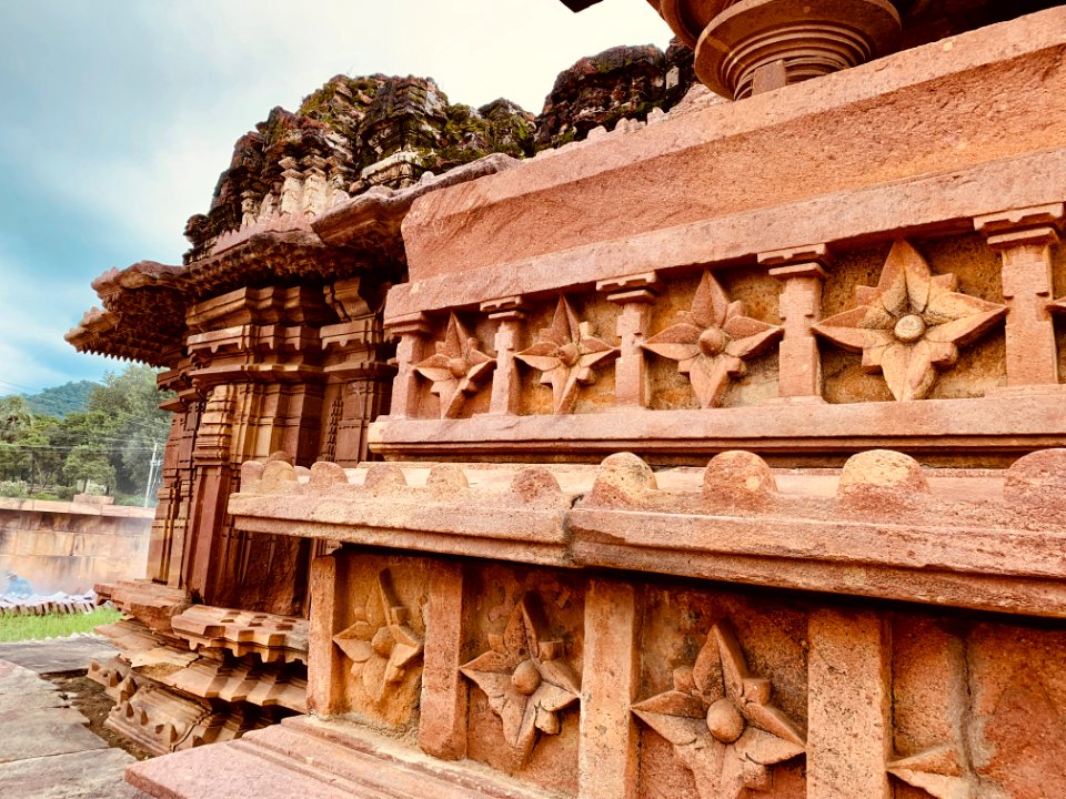 13th_century_Gaurisha_temple,_Ramappa_temples_complex,_Palampet_Telangana_-_35