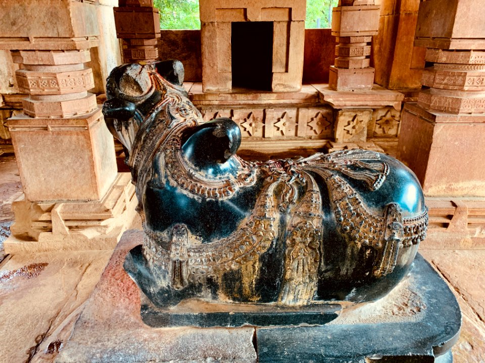 13th_century_Gaurisha_temple,_Ramappa_temples_complex,_Palampet_Telangana_-_06
