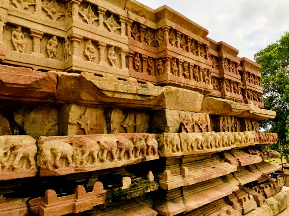 13th_century_Nandi_mandapa,_Ramappa_temples_complex,_Palampet_Telangana_India_-_16