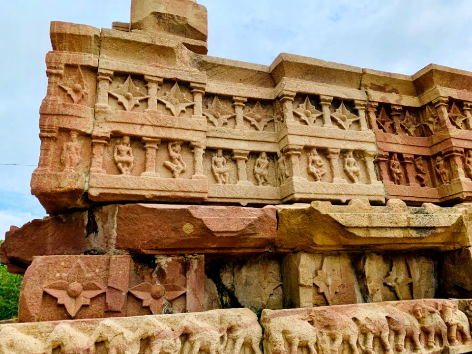 13th_century_Nandi_mandapa,_Ramappa_temples_complex,_Palampet_Telangana_India_-_14