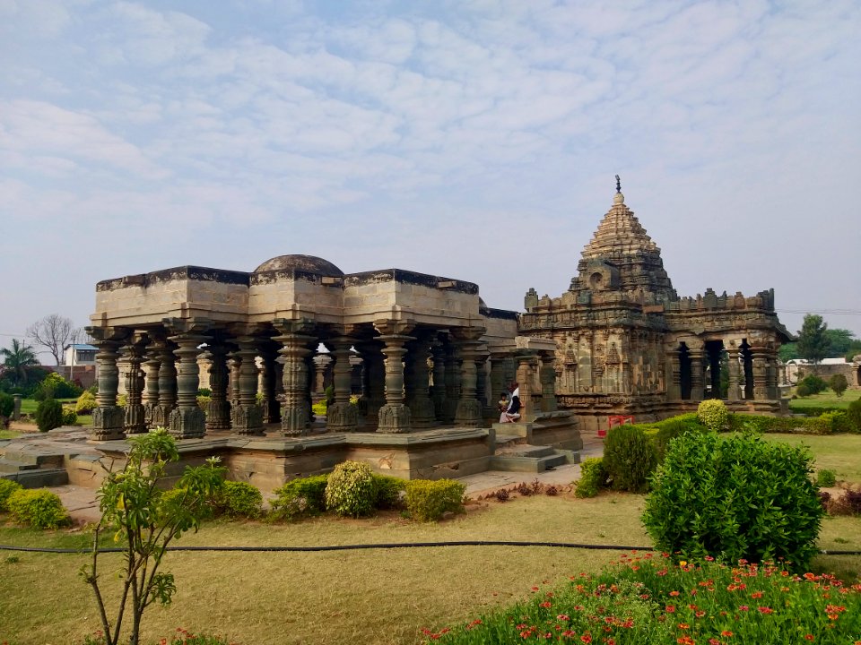 12th_century_Mahadeva_temple,_Itagi,_Karnataka_India_-_87