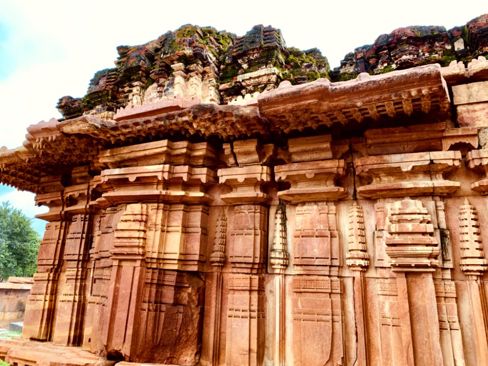 13th_century_Gaurisha_temple,_Ramappa_temples_complex,_Palampet_Telangana_-_08