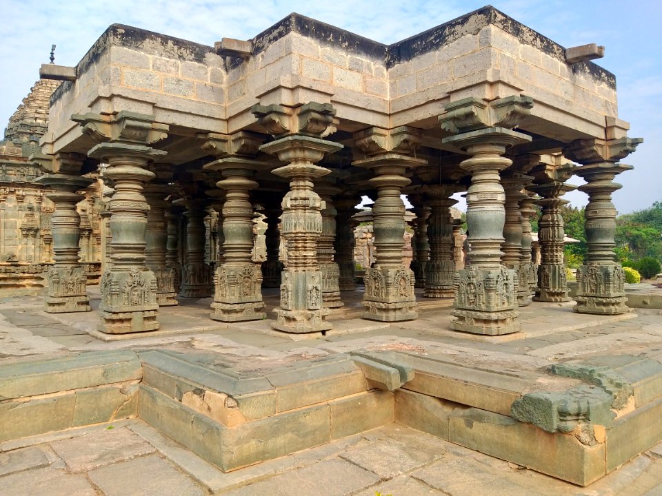 12th_century_Mahadeva_temple,_Itagi,_Karnataka_India_-_63