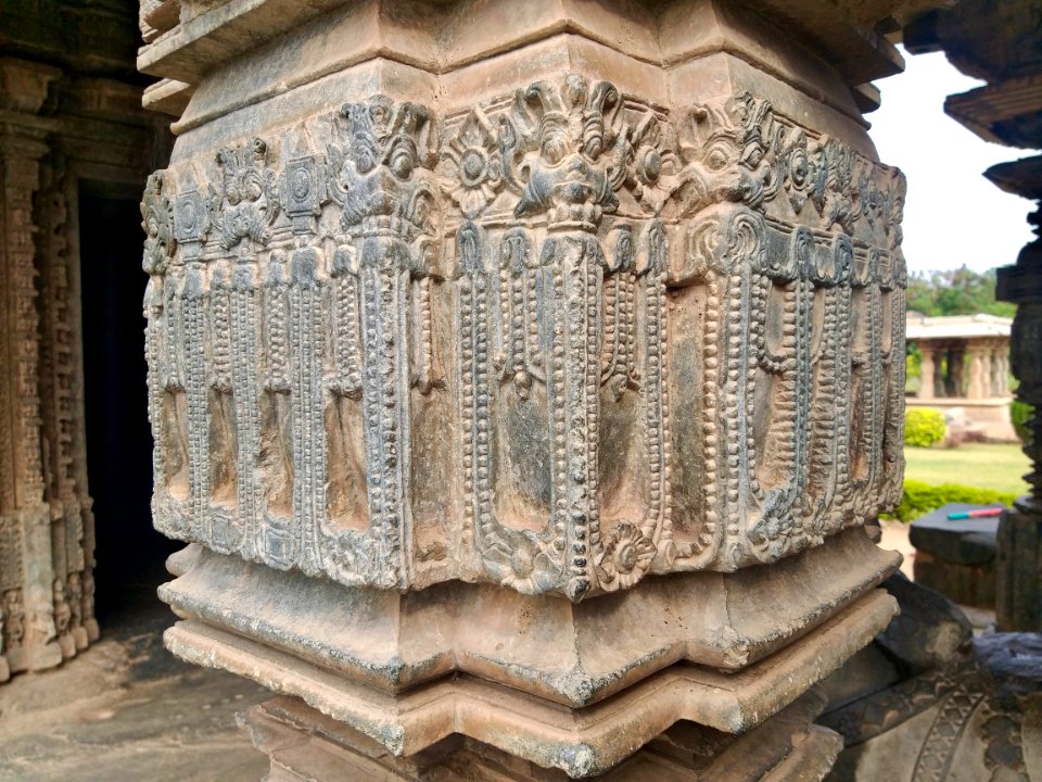 12th_century_Mahadeva_temple,_Itagi,_Karnataka_India_-_24