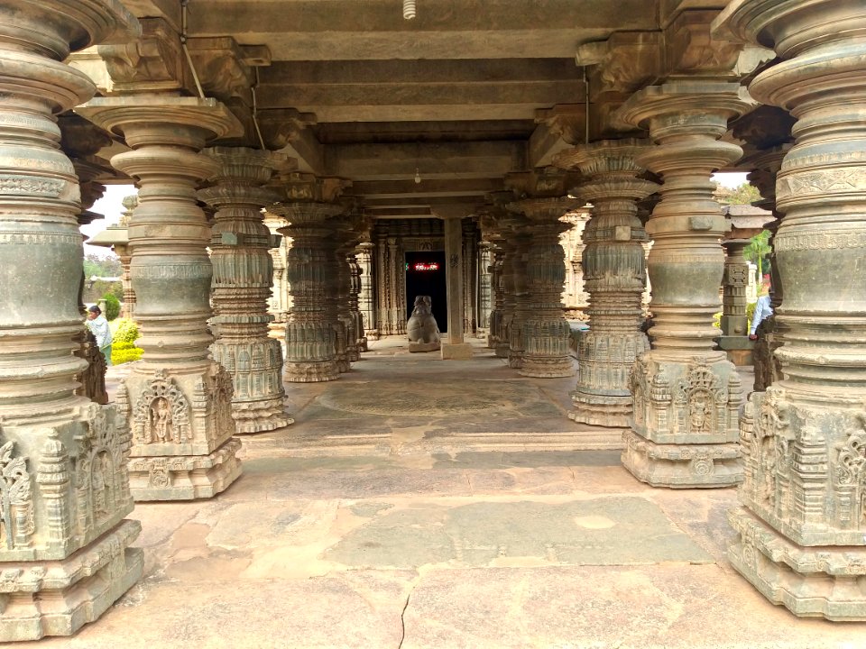 12th_century_Mahadeva_temple,_Itagi,_Karnataka_India_-_33