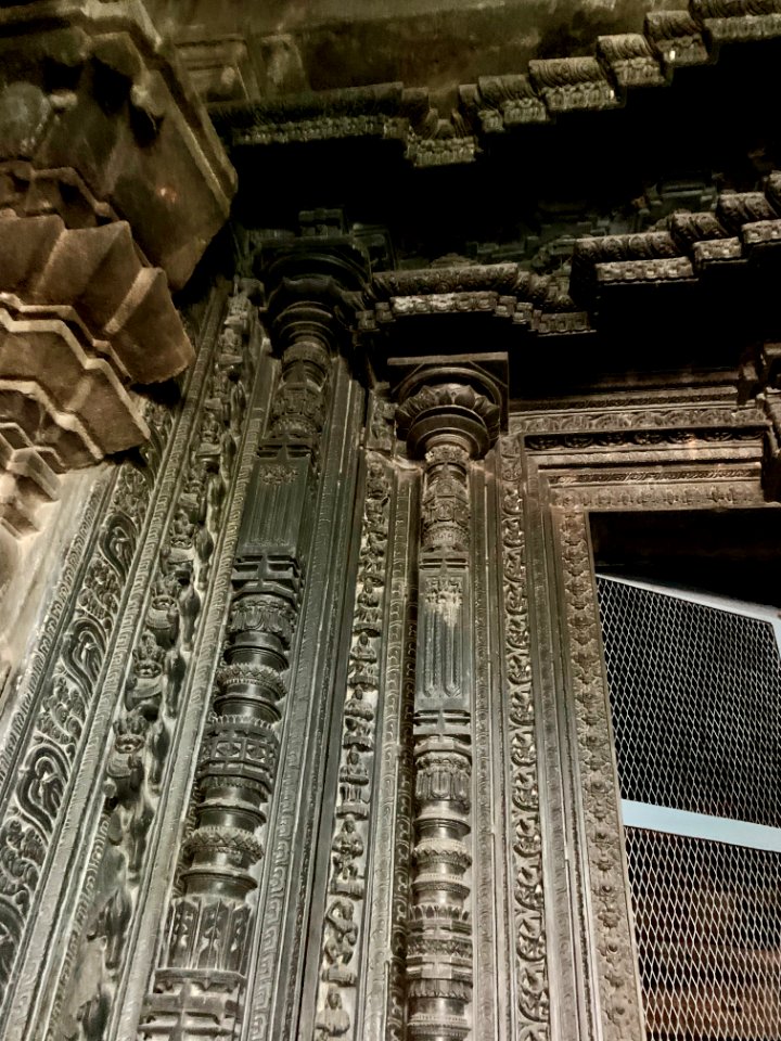 12th_century_Thousand_Pillar_temple,_Hanumkonda,_Telangana,_India_-_15