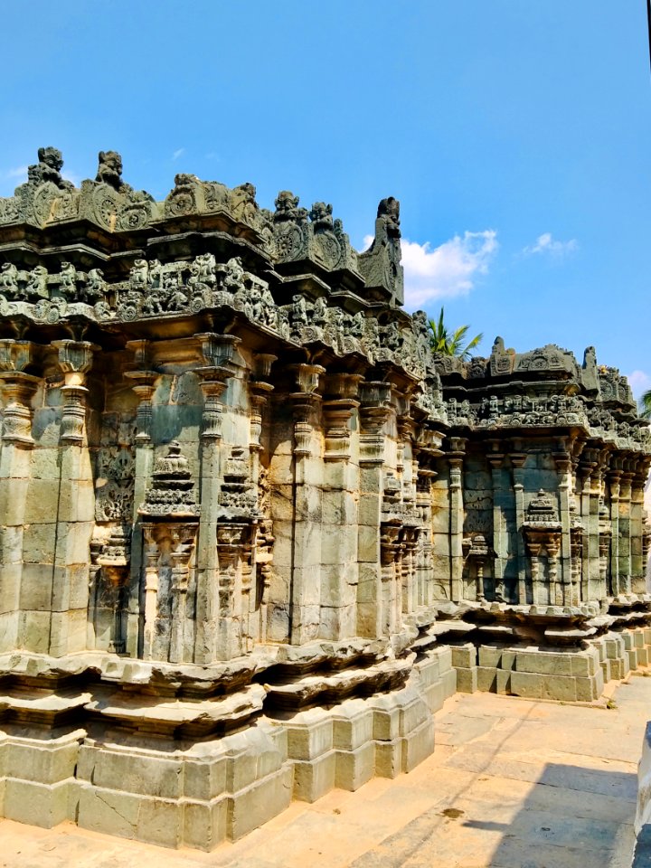 12th_century_Naganatha_temple,_Lakkundi,_Karnataka_India_-_8
