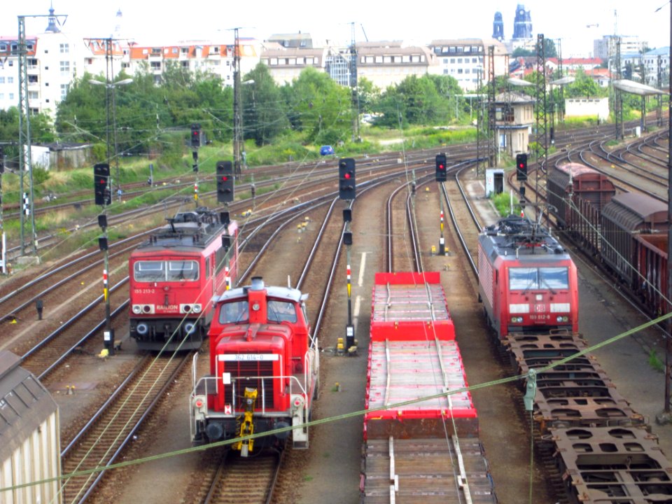 155_213-2_und_362_614-0_und_189_012-8_in_Dresden-Friedrichstadt