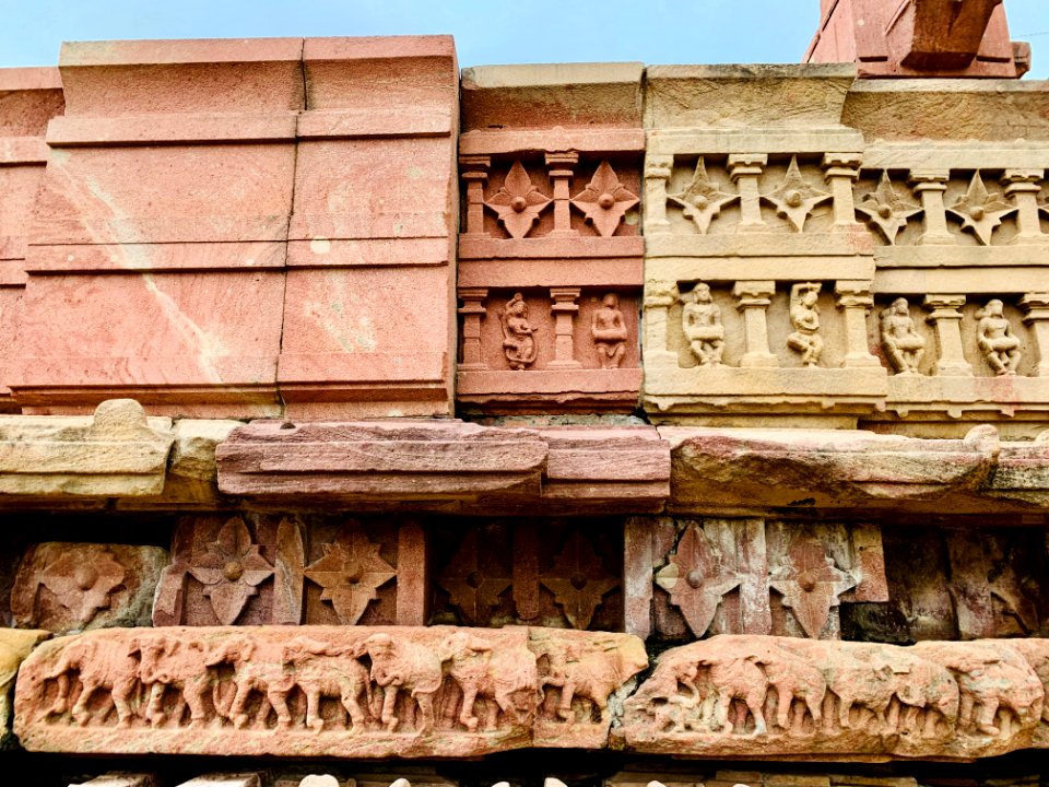 13th_century_Nandi_mandapa,_Ramappa_temples_complex,_Palampet_Telangana_India_-_4