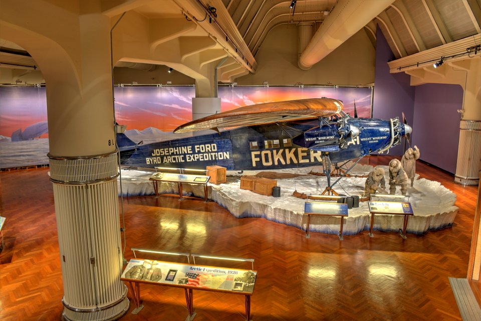 15_23_1068_ford_museum