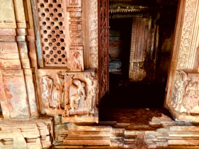13th_century_Gaurisha_temple,_Ramappa_temples_complex,_Palampet_Telangana_-_07