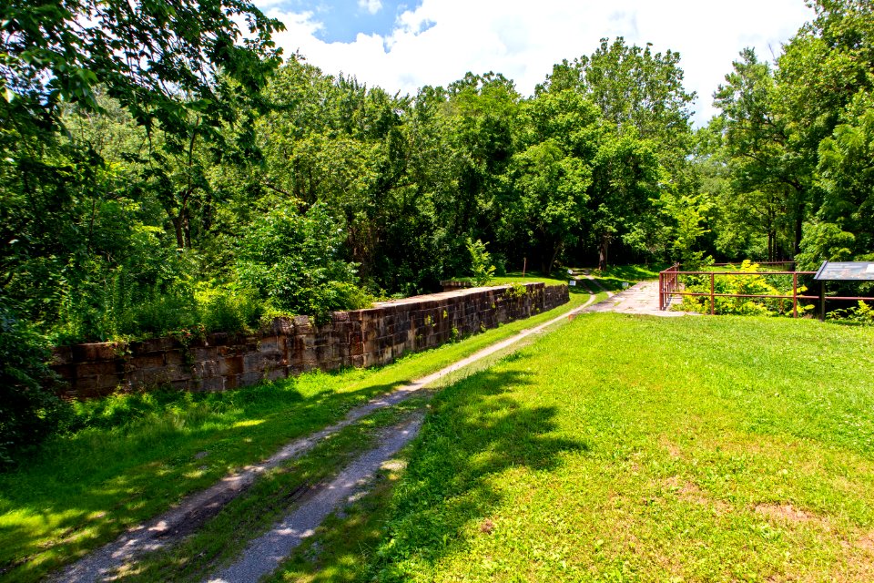 15_Mile_Creek_Aqueduct,_seen_from_upstream