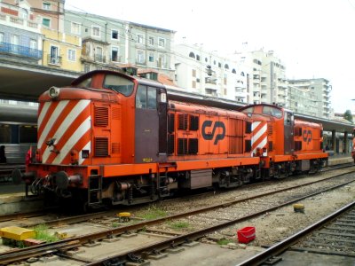 1427,_Португалия,_станция_Лиссабон-Санта-Аполония_(Trainpix_92936)