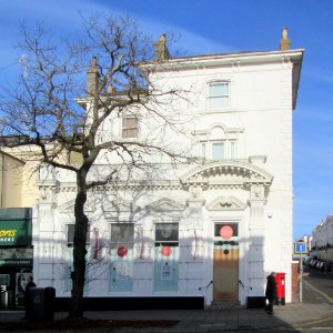 142_Western_Road,_Brighton_(December_2016)_(1)