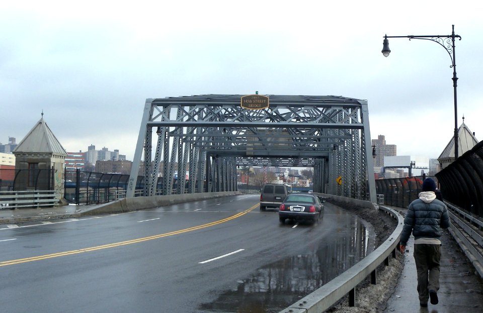 145th_St_Bridge_Harlem_west_rain_jeh