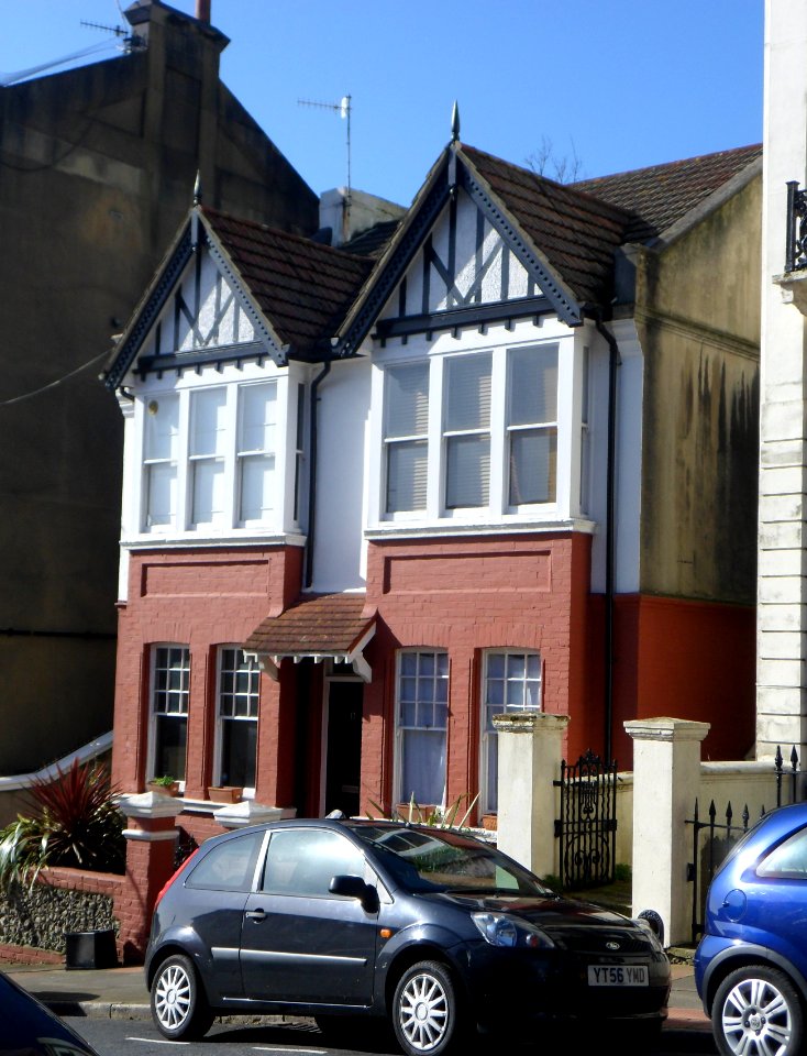 15_and_17_Roundhill_Crescent,_Round_Hill,_Brighton_(February_2014)_(1)