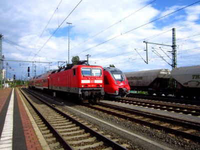 143_307-7_vor_dem_Dresdner_Hauptbahnhof_DD_Hbf