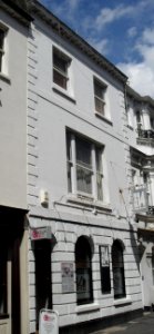 14_Ship_Street,_The_Lanes,_Brighton_(NHLE_Code_1380909)_(July_2010)