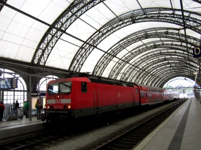 143_087-5_im_Dresdner_Hauptbahnhof_DD_Hbf