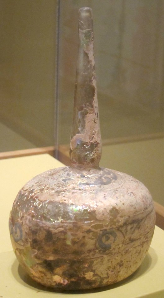 14th_century_bottle_from_Egypt_or_Syria,_glass_and_enamel,_HAA