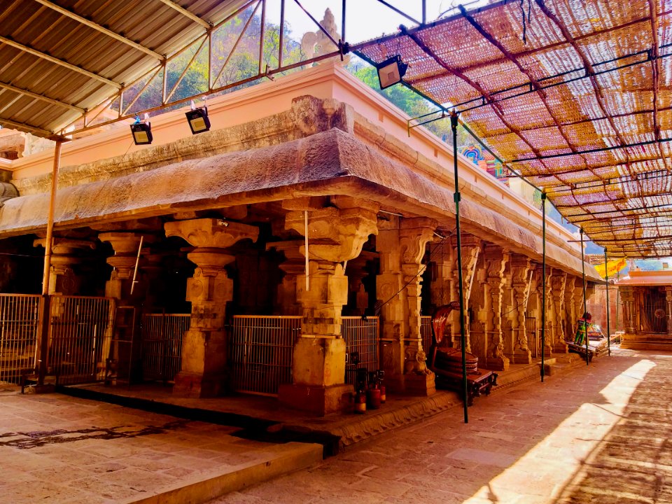 14th_century_Ahobila_Narasimha_Swamy_temple,_Upper_Ahobilam,_Andhra_Pradesh_India_-_07