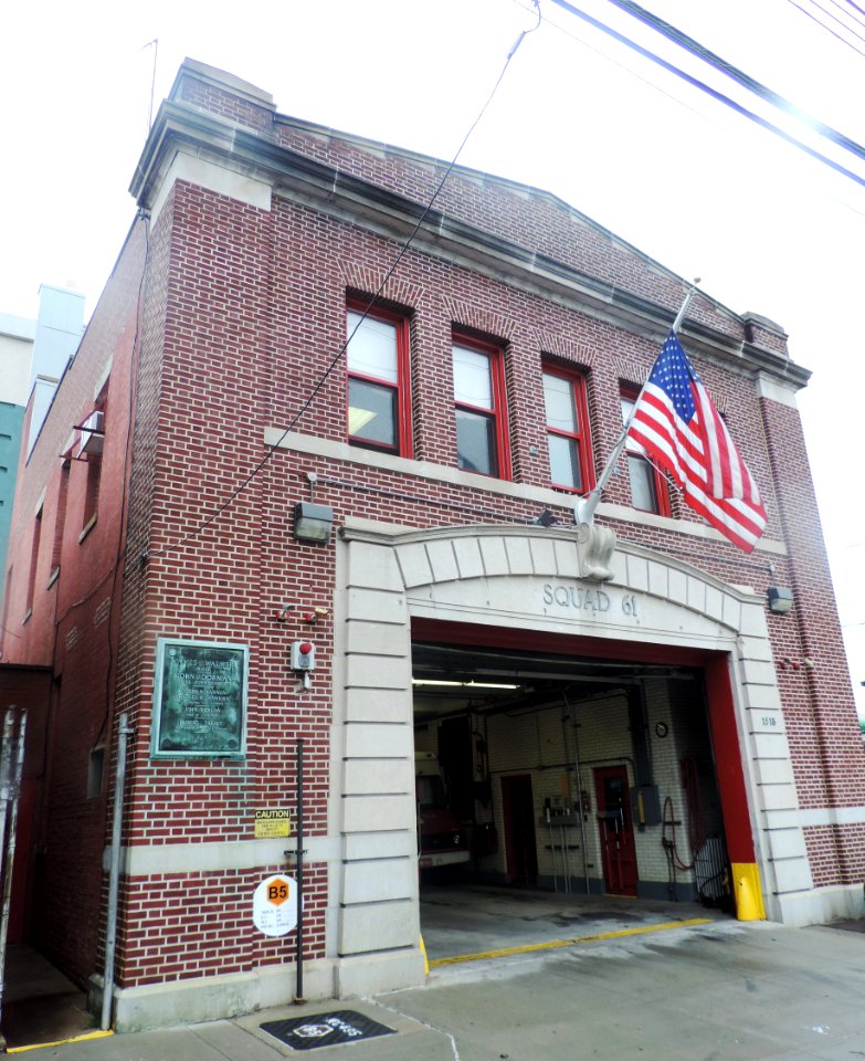 1518_Williamsbridge_Rd_Squad_61_FDNY_jeh