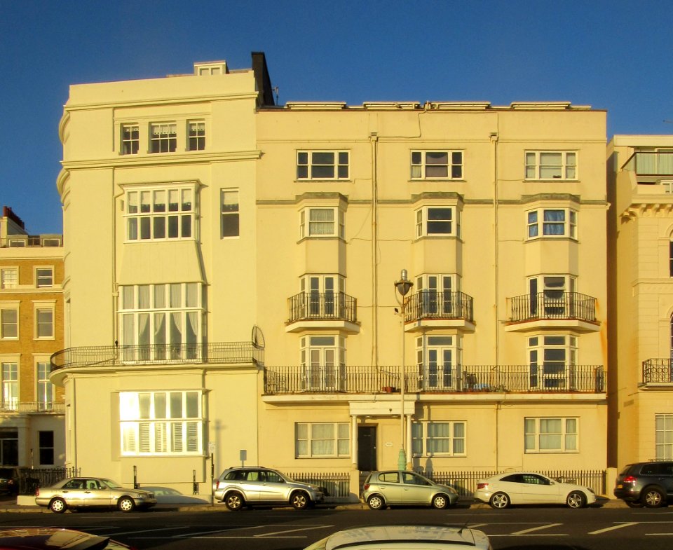 152_Marine_Parade,_Brighton_(December_2016)