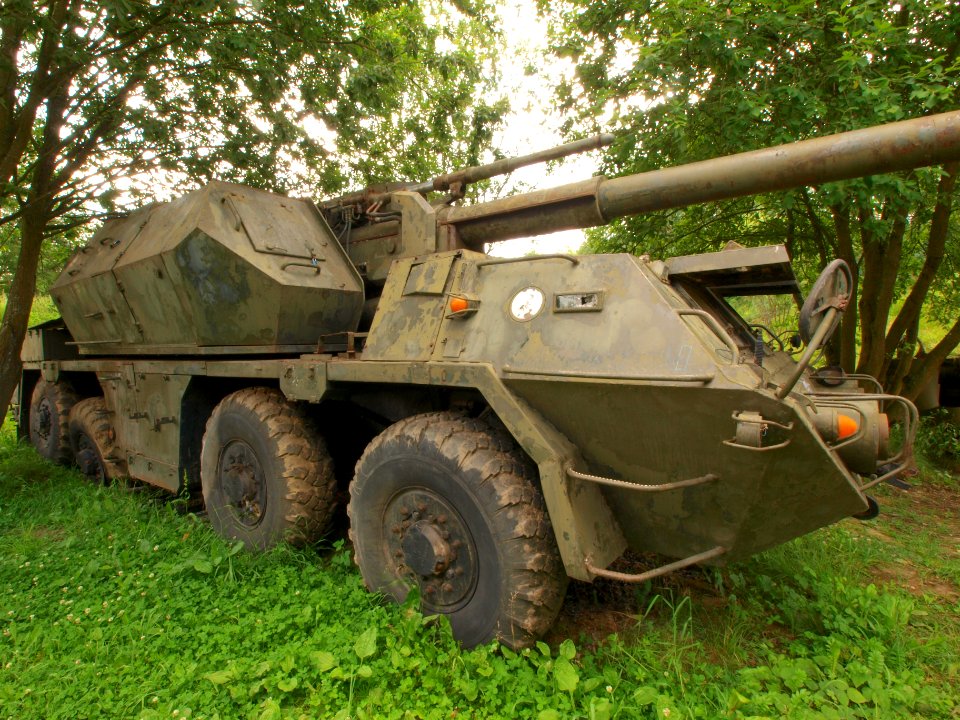 152_mm_self-propelled_howitzer_vz._77_Dana_pic2