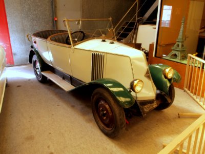 1927_Renault_-_NN_-_(M.A.R.C.)_pic1