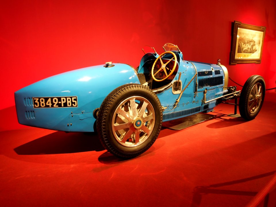 1929_Bugatti_type_35B,_8_cylinder,_140hp,_2263cm3,_210kmh,_pic2
