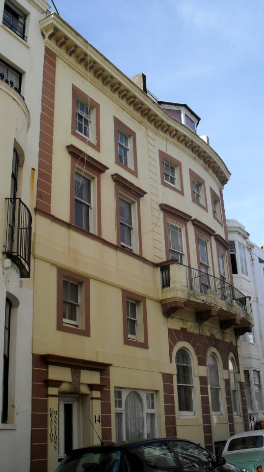 14_Grafton_Street,_Kemptown,_Brighton_(NHLE_Code_1380518)_(September_2010)
