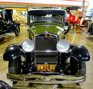 1929_Hupmobile_Century_Six_-_Automobile_Driving_Museum_-_El_Segundo,_CA_-_DSC02096