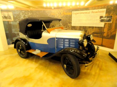 1928_Indian_X4_Experimental_Roadster_-_Lyman_&_Merrie_Wood_Museum_of_Springfield_History_-_DSC04179