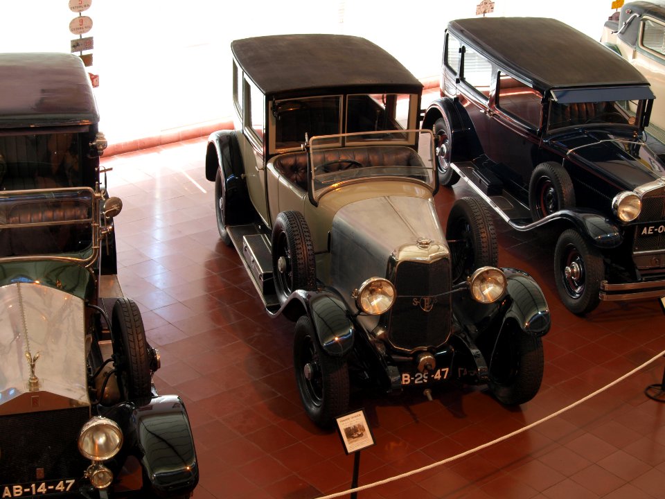 1927_Panhard-Levassor,_20hp,_3164cc,_100kmh_photo-4