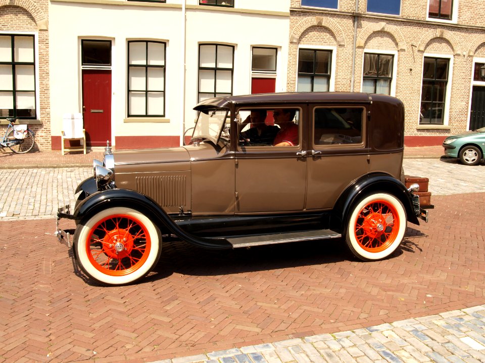 1928_Ford_A_photo5