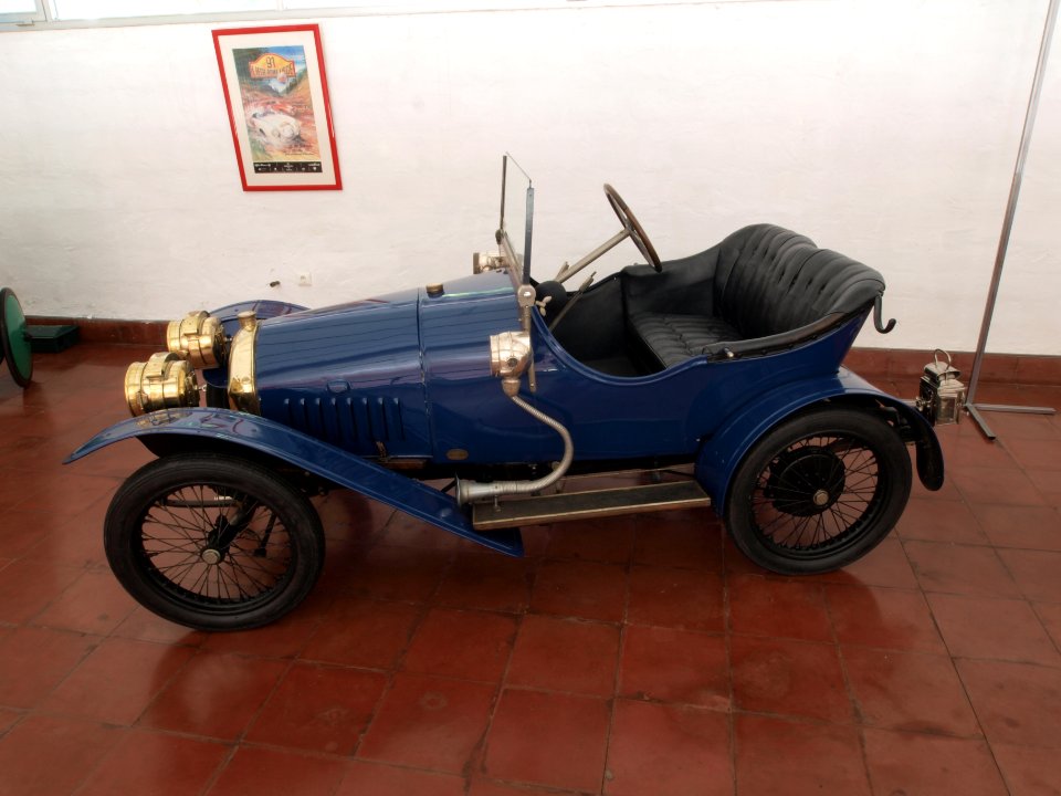 1914_Peugeot_Bebe,_6hp,_854cc,_80kmh_photo-2