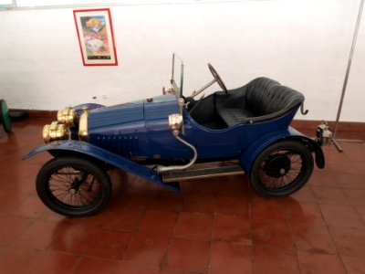 1914_Peugeot_Bebe,_6hp,_854cc,_80kmh_photo-2