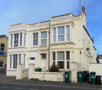14–15_Station_Road,_Portslade-by–Sea_(September_2012)