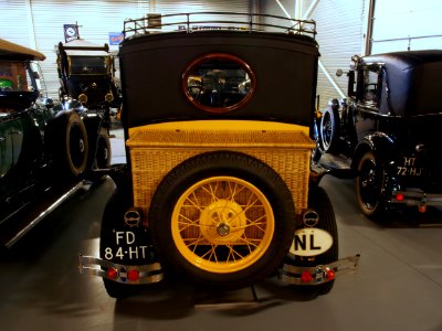 1928_Ford_A_Landaulette_pic4