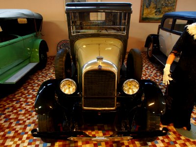 1927_Citroën_Type_B14F_four_cylinder_9CV_at_the_Musée_Automobile_de_Vendée_pic-2
