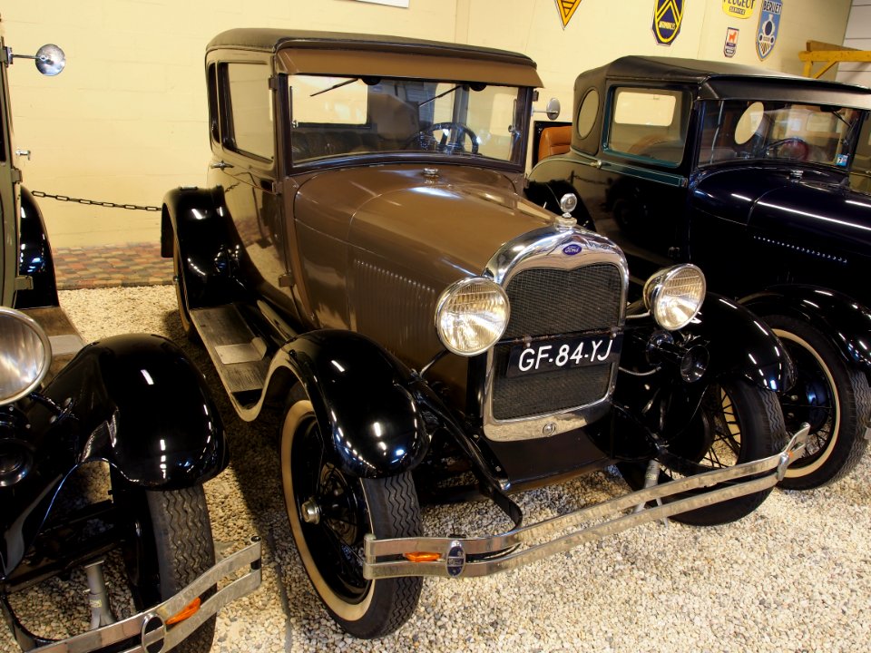 1929_Ford_45_A_Standard_Coupe_pic3