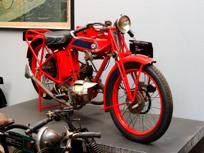 1927_Monet_Goyon_ZS3-2T_175cm3,_Musée_de_la_Moto_et_du_Vélo,_Amneville,_France,_pic-001