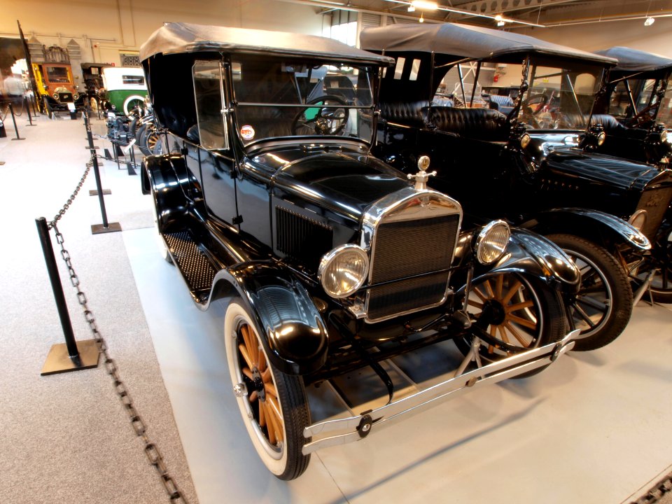 1926_Ford_T_Open_Touring_pic2