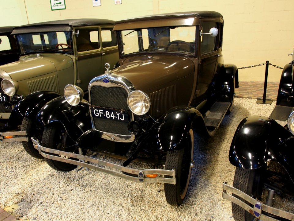 1929_Ford_45_A_Standard_Coupe_pic1